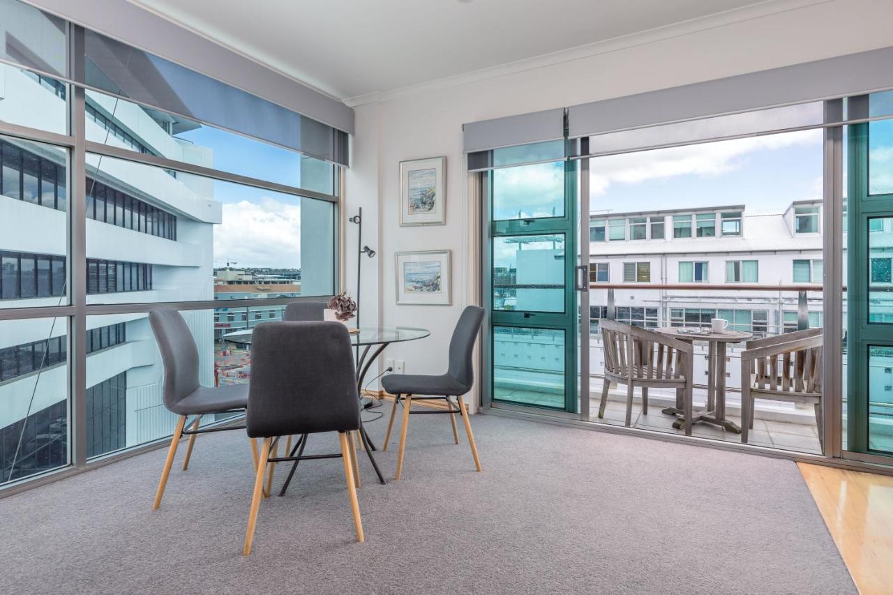 Ferienwohnung Stunning Waterfront Location With Huge Balcony! Auckland Exterior foto