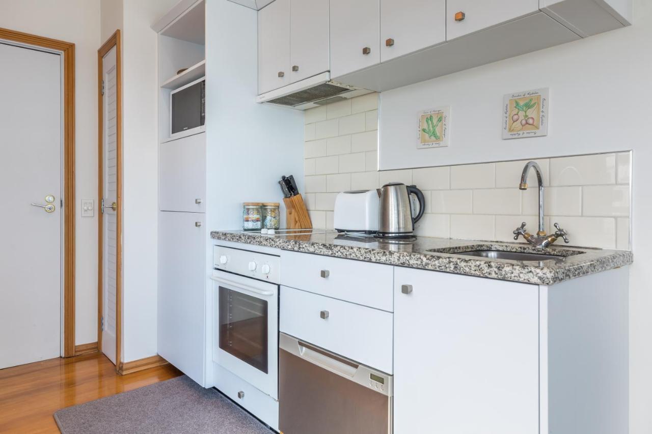 Ferienwohnung Stunning Waterfront Location With Huge Balcony! Auckland Exterior foto